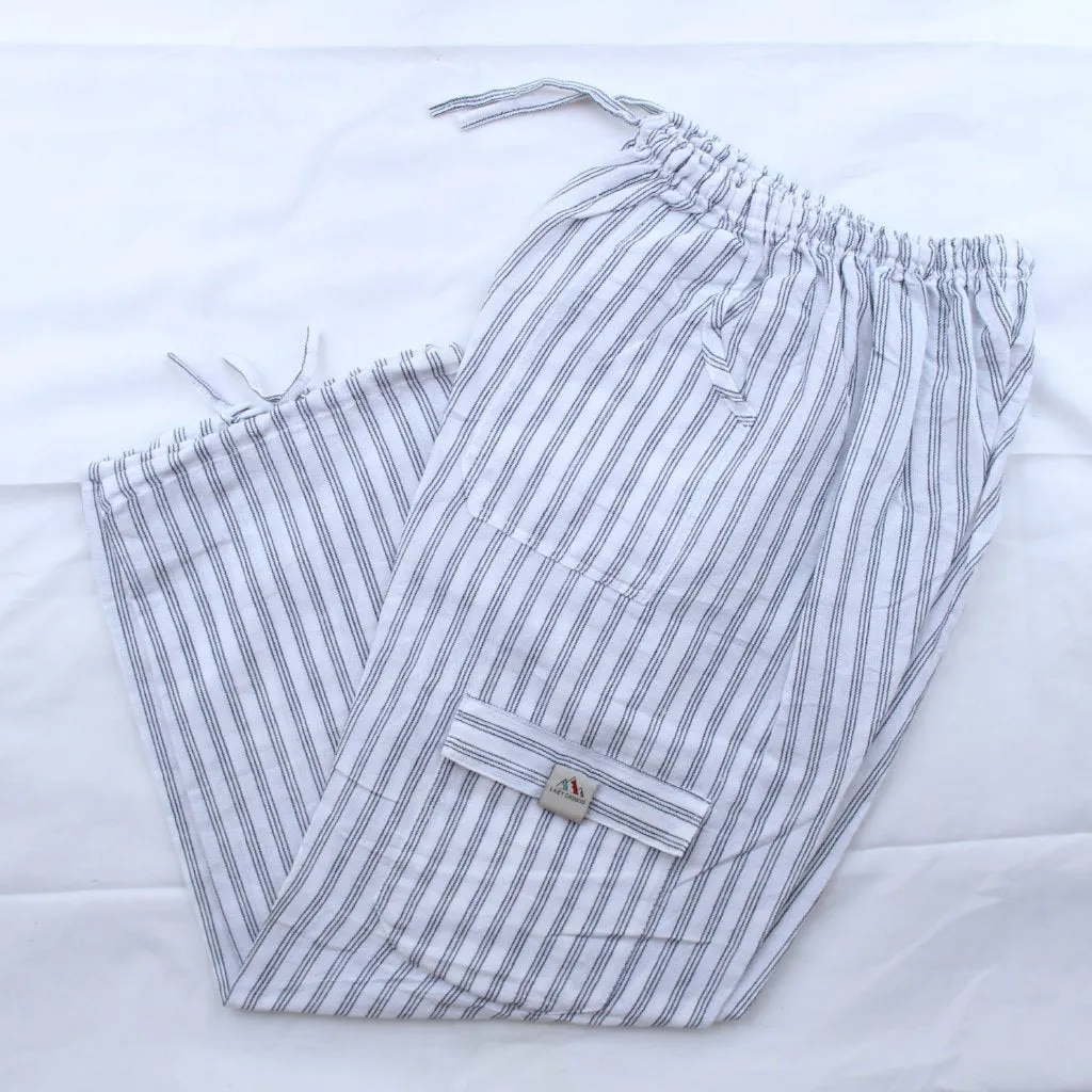 (Medium) White with Black Stripies 0104